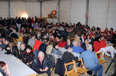 Del 1 al 4 de marzo los vecinos de Cárcar celebraron las tradicionales fiestas en honor a la Virgen, cuatro días repletos de actividades para salir de la rutina. Uno de los escenarios principales fue la carpa ubicada en las escuelas, donde se organizaron conciertos y comidas populares. También destacaron las segundas ediciones de dos eventos: la feria del vino y el certamen de jota navarra.