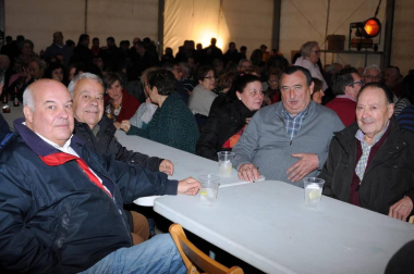 Del 1 al 4 de marzo los vecinos de Cárcar celebraron las tradicionales fiestas en honor a la Virgen, cuatro días repletos de actividades para salir de la rutina. Uno de los escenarios principales fue la carpa ubicada en las escuelas, donde se organizaron conciertos y comidas populares. También destacaron las segundas ediciones de dos eventos: la feria del vino y el certamen de jota navarra.