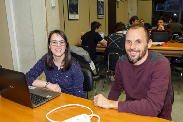 Una veintena de estudiantes del grado y máster en Ingeniería Informática de la Universidad Pública de Navarra participaron en la edición 2018 del evento de Google #Hash Code, un desafío internacional “online” de programación organizado por la compañía norteamericana para resolver un problema real de ingeniería y que les enfrentó con más de 30.000 personas repartidas por todo el mundo.