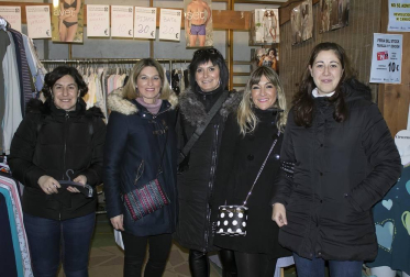 El frontón de Escolapios de Tafalla acogió a lo largo del pasado fin de semana la XI Feria de Stock de Tafalla. Un evento organizado por la Asociación de Comerciantes de Tafalla (Ascota) y la concejalía de Comercio del Ayuntamiento en el que se reunieron dieciocho establecimientos locales con una selección de sus mejores oportunidades.