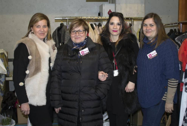 El frontón de Escolapios de Tafalla acogió a lo largo del pasado fin de semana la XI Feria de Stock de Tafalla. Un evento organizado por la Asociación de Comerciantes de Tafalla (Ascota) y la concejalía de Comercio del Ayuntamiento en el que se reunieron dieciocho establecimientos locales con una selección de sus mejores oportunidades.