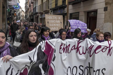 Imágenes de la concentración de 1700 personas en la localidad el 8 de marzo.