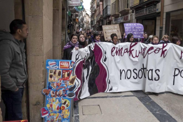 Imágenes de la concentración de 1700 personas en la localidad el 8 de marzo.