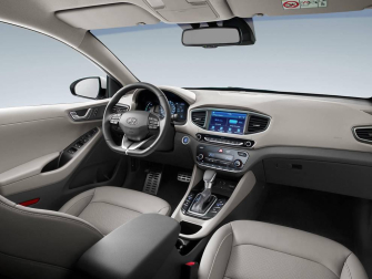 Imágenes del exterior e interior del coche.