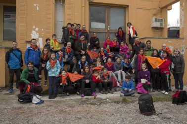 Imágenes de los miles de peregrinos que se han acercado este sábado hasta el castillo de Javier,