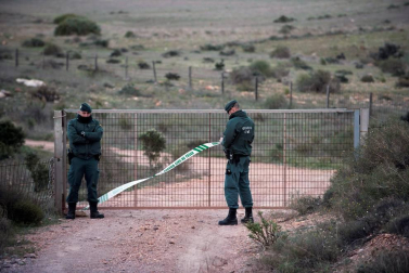 La pareja del padre de Gabriel ha sido detenida este domingo como presunta autora del crimen, al encontrar el cadáver en el maletero de su coche tras sacar el cuerpo de un pozo