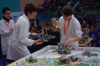 Logroño acogió la fase final del certamen de robótiva organizado por Lego que lo ganó el equipo navarro FSIngenium Team.