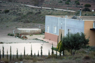 La pareja del padre de Gabriel ha sido detenida este domingo como presunta autora del crimen, al encontrar el cadáver en el maletero de su coche tras sacar el cuerpo de un pozo