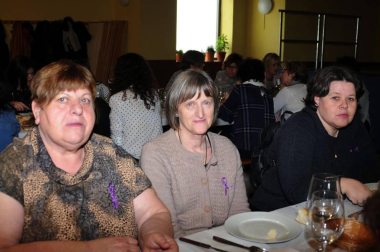 La Asociación de mujeres San Nicolás de Rada organizó el 11 de marzo un encuentro con motivo del Día de la mujer trabajadora. El acto principal fue la comida para socias que se celebró en el centro cívico y al que siguió la actuación sorpresa de un hipnotizador. Además, a todas las presentes se les obsequió con una flor.