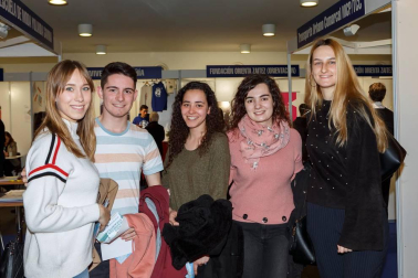 El jueves 8 de marzo se celebró en la sala de exposiciones de Baluarte el Salón europeo del Estudiante y el Empleo 2018. Este evento, organizado por Periódico del Estudiante y Periódico Universitario, es un punto de encuentro entre estudiantes, padres, profesionales de la formación, colegios, universidades y empresas de Navarra con el fin de resolver y ayudar a los jóvenes a decidir su futuro, creando una conexión directa con ellos.