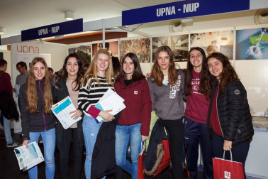 El jueves 8 de marzo se celebró en la sala de exposiciones de Baluarte el Salón europeo del Estudiante y el Empleo 2018. Este evento, organizado por Periódico del Estudiante y Periódico Universitario, es un punto de encuentro entre estudiantes, padres, profesionales de la formación, colegios, universidades y empresas de Navarra con el fin de resolver y ayudar a los jóvenes a decidir su futuro, creando una conexión directa con ellos.