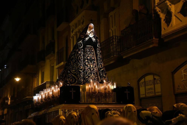 La imagen salió este viernes 16 de marzo de la iglesia de San Lorenzo y recorrió el tradicional tryecto hasta la seo pamplonesa.