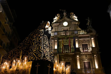 La imagen salió este viernes 16 de marzo de la iglesia de San Lorenzo y recorrió el tradicional tryecto hasta la seo pamplonesa.