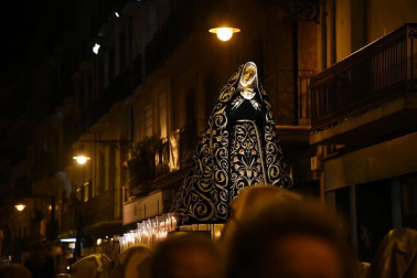 La imagen salió este viernes 16 de marzo de la iglesia de San Lorenzo y recorrió el tradicional tryecto hasta la seo pamplonesa.