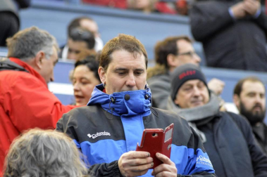 ¿Estuviste en el estadio durante el partido? Trata de encontrarte en la grada.