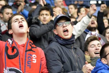 ¿Estuviste en el estadio durante el partido? Trata de encontrarte en la grada.