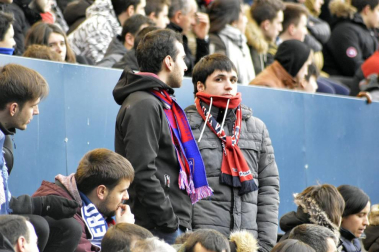 ¿Estuviste en el estadio durante el partido? Trata de encontrarte en la grada.