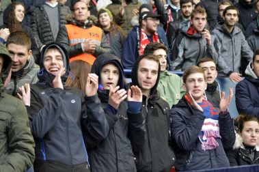 ¿Estuviste en el estadio durante el partido? Trata de encontrarte en la grada.