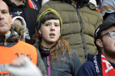 ¿Estuviste en el estadio durante el partido? Trata de encontrarte en la grada.
