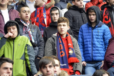 ¿Estuviste en el estadio durante el partido? Trata de encontrarte en la grada.