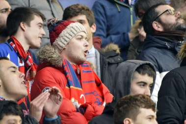 ¿Estuviste en el estadio durante el partido? Trata de encontrarte en la grada.