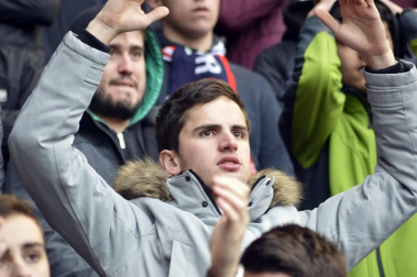 ¿Estuviste en el estadio durante el partido? Trata de encontrarte en la grada.