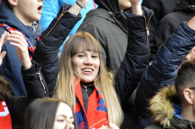 ¿Estuviste en el estadio durante el partido? Trata de encontrarte en la grada.