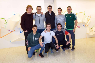 La Cátedra de Energías Renovables de la Universidad Pública de Navarra puso en marcha la quinta edición de la Semana de la Energía, evento formativo que finalizó con el Desafío renovable. Durante 24 horas ininterrumpidas, grupos de alumnos participaron en esta competición que busca resolver un reto relacionado con este tipo de energías.