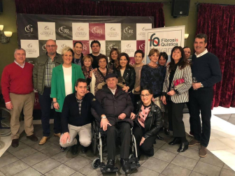 El Castillo de Gorráiz acogió la quinta edición de la Gala Benéfica a favor de la Asociación Navarra de Fibrosis Quística. Una cita cuyo objetivo es mantener el programa de fisioterapia, fundamental para el avance en una enfermedad que afecta a uno de cada trescientos nacimientos. Los asistentes disfrutaron de una agradable cena y una sesión de monólogos.