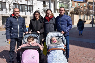 Tudela celebró su particular Feria del stock el domingo 18 de marzo. La cita se prolongó desde las diez de la mañana hasta las ocho de la tarde en el paseo del Queiles. Además del ambiente de los comercios locales también se pudo disfrutar de las actuaciones de los grupos Ribersalsa y Hip-Hop Fitness Tudela.