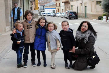 Las fiestas de San Raimundo hicieron disfrutar a grandes y pequeños del 14 al 18 de marzo. El domingo a la mañana, último día de la programación festiva, la comparsa de gigantes local se adueñó de las calles animada por la música de los gaiteros de Tudela y de la escuela de jotas de Fitero.