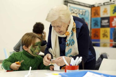 Colas y más colas. Por la mañana y por la tarde. Risas, bailes, sorpresas, frases para apuntar, testimonios para recordar... Miles de personas vivieron este sábado en Expofamily una jornada en familia que superó todas las expectativas de la organización.