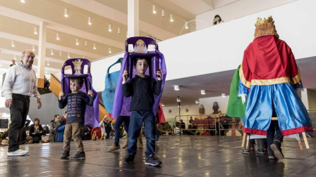 Colas y más colas. Por la mañana y por la tarde. Risas, bailes, sorpresas, frases para apuntar, testimonios para recordar... Miles de personas vivieron este sábado en Expofamily una jornada en familia que superó todas las expectativas de la organización.