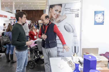 Colas y más colas. Por la mañana y por la tarde. Risas, bailes, sorpresas, frases para apuntar, testimonios para recordar... Miles de personas vivieron este sábado en Expofamily una jornada en familia que superó todas las expectativas de la organización.