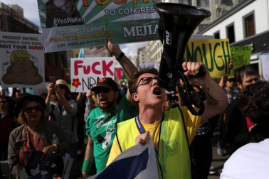 Reclaman medidas férreas contra las armas tras el tiroteo de Parkland