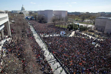 Reclaman medidas férreas contra las armas tras el tiroteo de Parkland