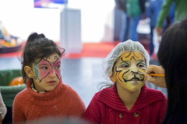 La II edición de la feria celebrada en Pamplona este fin de semana ha contado con más de 100 actividades, entre charlas, talleres, mesas redondas, etc.
