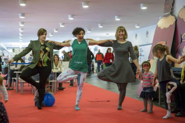 La II edición de la feria celebrada en Pamplona este fin de semana ha contado con más de 100 actividades, entre charlas, talleres, mesas redondas, etc.