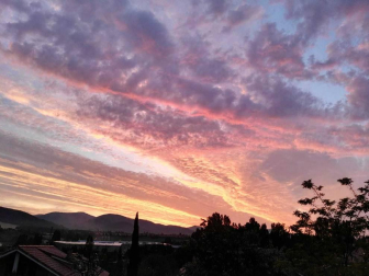 Envíanos la imagen por Whatsapp al número 687 04 00 98, indicando el lugar en el que están realizadas y el autor de las fotografías.