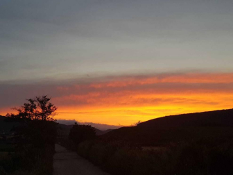 Envíanos la imagen por Whatsapp al número 687 04 00 98, indicando el lugar en el que están realizadas y el autor de las fotografías.