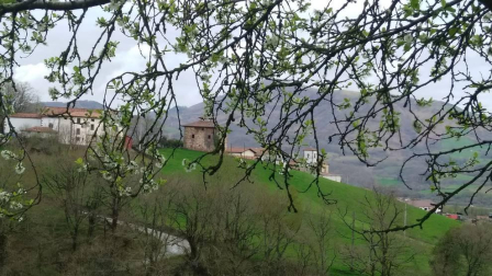 Envíanos la imagen por Whatsapp al número 687 04 00 98, indicando el lugar en el que están realizadas y el autor de las fotografías.