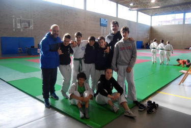 El sábado 24 de marzo tuvo lugar en el Polideportivo Trinkete de Mendillorri la tercera y última jornada de los Juegos Deportivos de Navarra de Judo en sus categorías infantil y cadete en la que, bajo la atenta mirada de familiares y amigos que llenaban las gradas, compitieron más de 200 judokas: 124 en edad infantil y 93 cadetes, procedentes de los distintos clubes navarros.