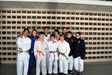 El sábado 24 de marzo tuvo lugar en el Polideportivo Trinkete de Mendillorri la tercera y última jornada de los Juegos Deportivos de Navarra de Judo en sus categorías infantil y cadete en la que, bajo la atenta mirada de familiares y amigos que llenaban las gradas, compitieron más de 200 judokas: 124 en edad infantil y 93 cadetes, procedentes de los distintos clubes navarros.