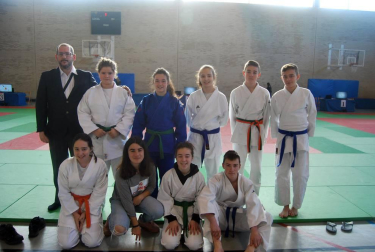 El sábado 24 de marzo tuvo lugar en el Polideportivo Trinkete de Mendillorri la tercera y última jornada de los Juegos Deportivos de Navarra de Judo en sus categorías infantil y cadete en la que, bajo la atenta mirada de familiares y amigos que llenaban las gradas, compitieron más de 200 judokas: 124 en edad infantil y 93 cadetes, procedentes de los distintos clubes navarros.