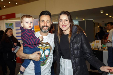 Cerca de 10.000 personas pasaron por Baluarte del 23 al 25 de marzo para participar en la segunda edición de Expofamily. Un espacio en el que se entrelazaron experiencias lúdicas y educativas alrededor de un programa que contó con un centenar de actividades para toda la familia: charlas, talleres, mesas redondas, etc. Asimismo, también se pudo visitar un espacio expositivo que reunió a 50 empresas locales y nacionales relacionadas con el sector.