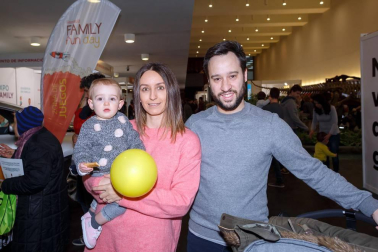 Cerca de 10.000 personas pasaron por Baluarte del 23 al 25 de marzo para participar en la segunda edición de Expofamily. Un espacio en el que se entrelazaron experiencias lúdicas y educativas alrededor de un programa que contó con un centenar de actividades para toda la familia: charlas, talleres, mesas redondas, etc. Asimismo, también se pudo visitar un espacio expositivo que reunió a 50 empresas locales y nacionales relacionadas con el sector.