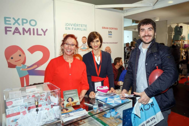 Cerca de 10.000 personas pasaron por Baluarte del 23 al 25 de marzo para participar en la segunda edición de Expofamily. Un espacio en el que se entrelazaron experiencias lúdicas y educativas alrededor de un programa que contó con un centenar de actividades para toda la familia: charlas, talleres, mesas redondas, etc. Asimismo, también se pudo visitar un espacio expositivo que reunió a 50 empresas locales y nacionales relacionadas con el sector.
