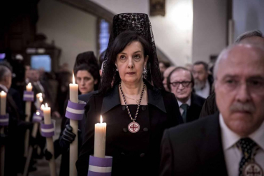 Multitud de pamploneses han esperado la llegada de la comitiva, encabezada por delegación del alcalde por el edil Iñaki Cabasés
