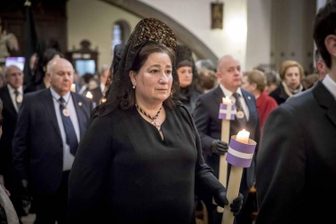 Multitud de pamploneses han esperado la llegada de la comitiva, encabezada por delegación del alcalde por el edil Iñaki Cabasés