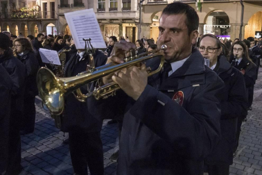 Imágenes de la procesión de Viernes Santo en Estella.
